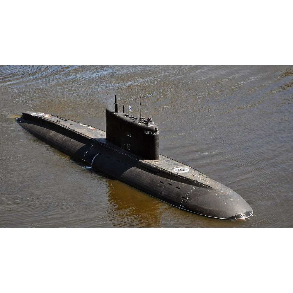 Russian B-871 Alrosa Kilo-Class Submarine (Project 877) 30 Inches Model