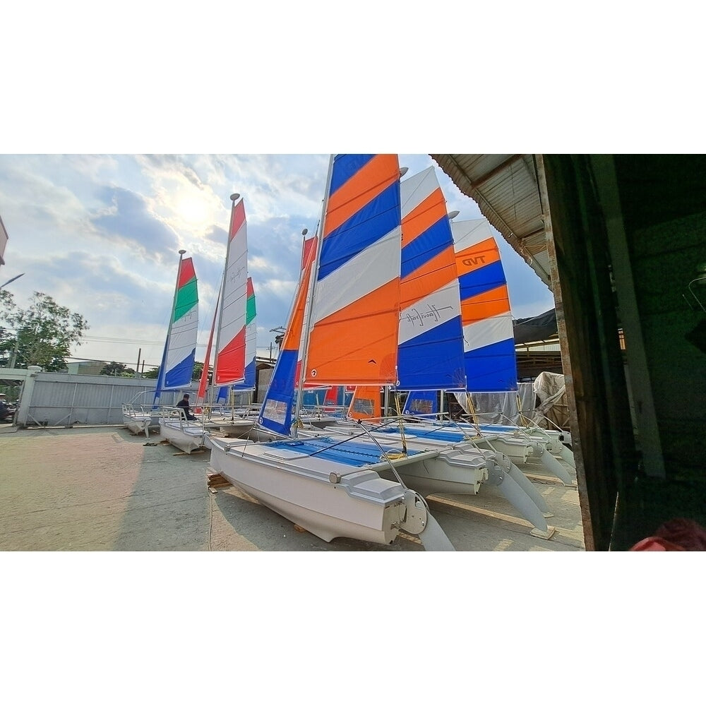 SAILING BOAT 19
