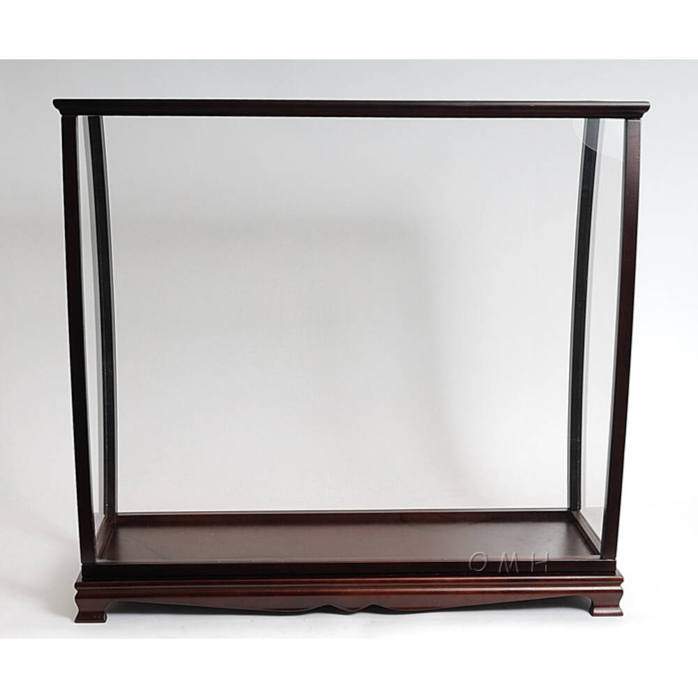 Display case for tall ship medium