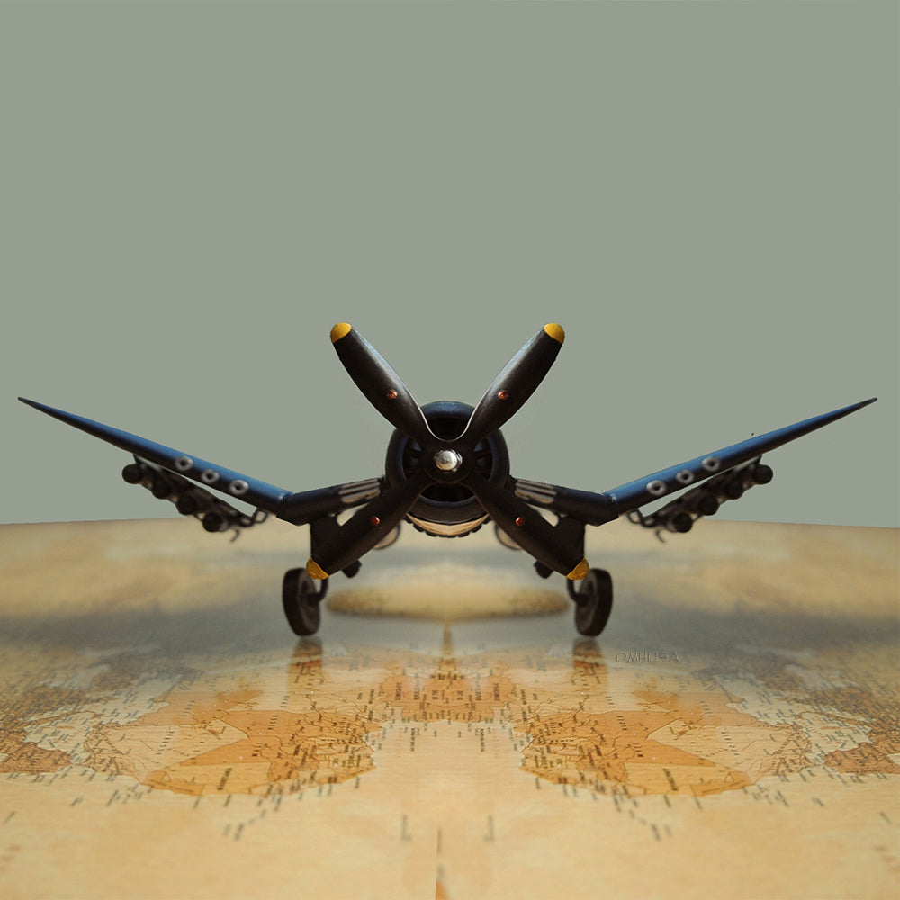 1944 F4U Corsair 1:31
