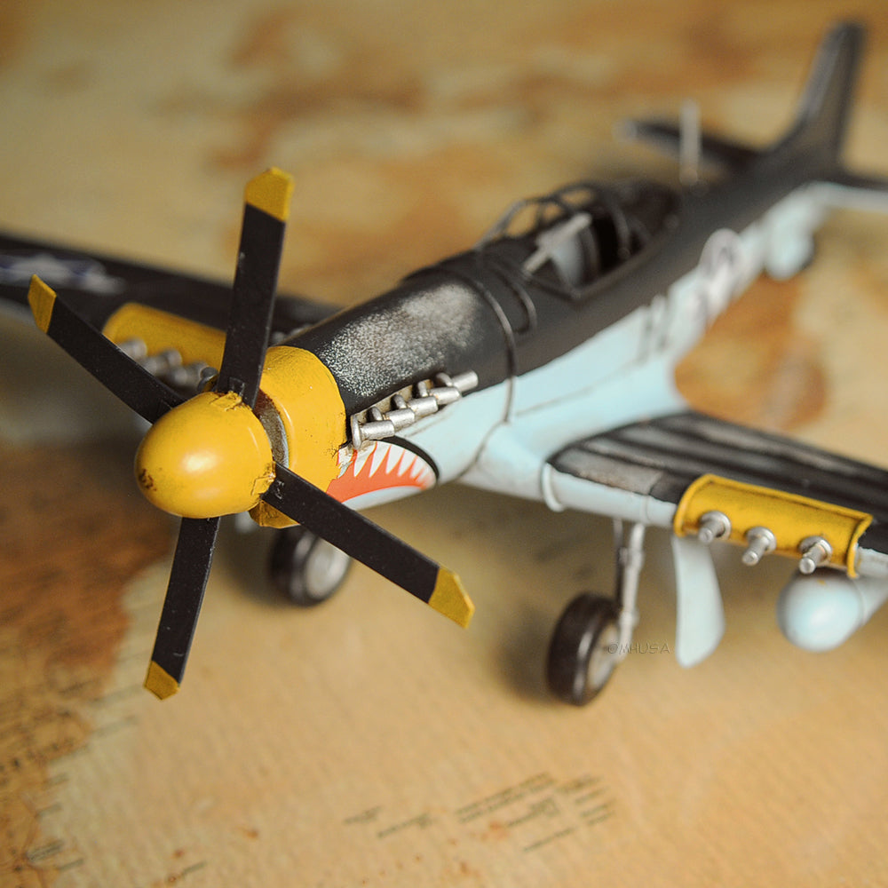 1943 Grey Mustang P51 1:40