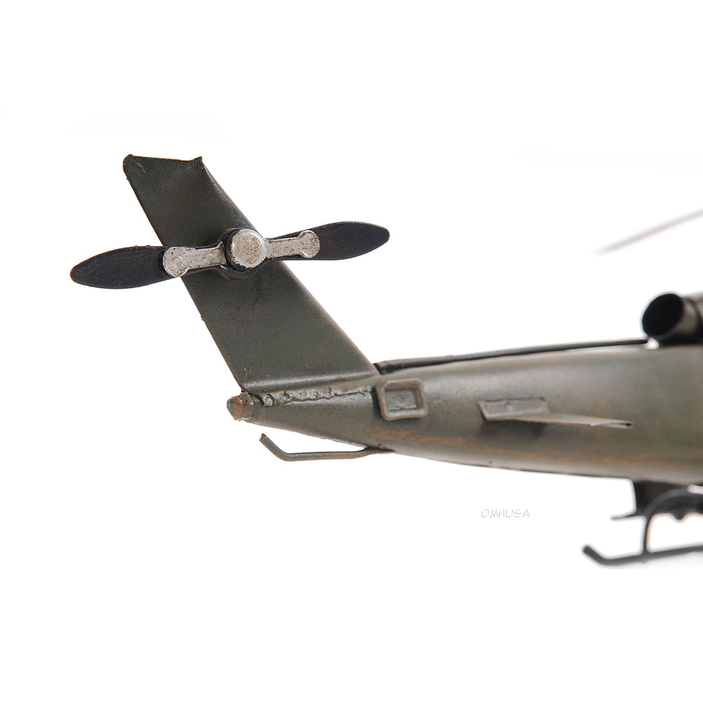 1960s U.S. Attack Helicopter 1:46