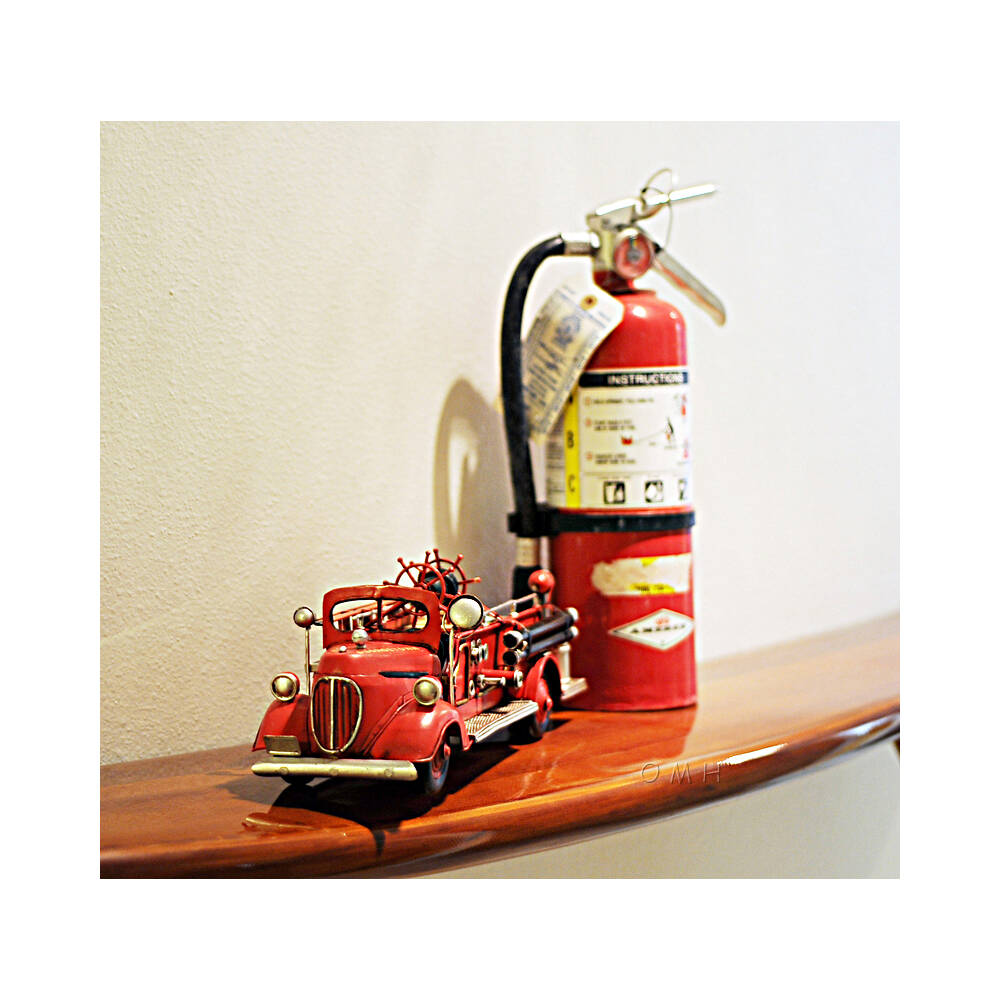 1938 Red Fire Engine Ford 1:40