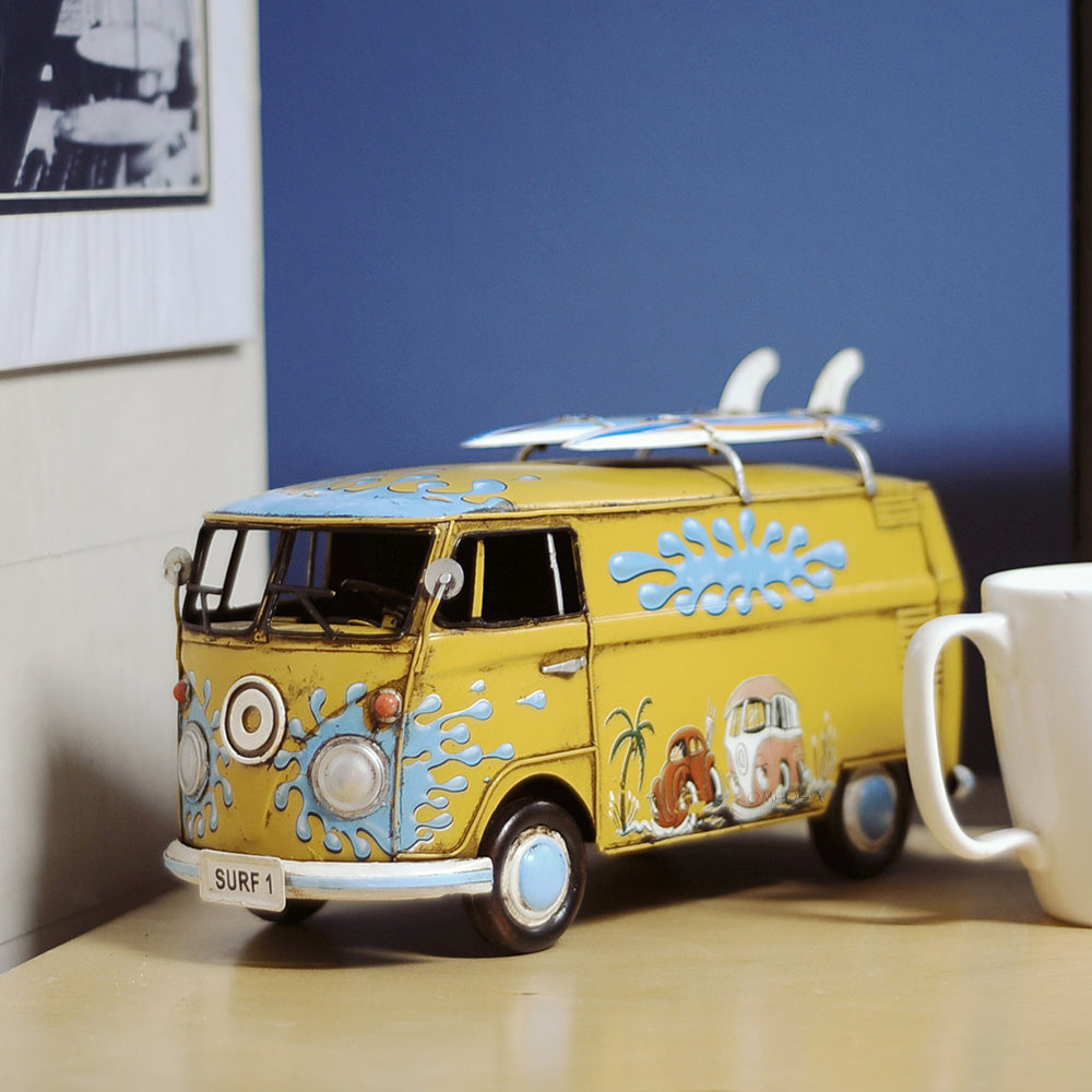 1967 Volkswagen Deluxe Bus 1:18