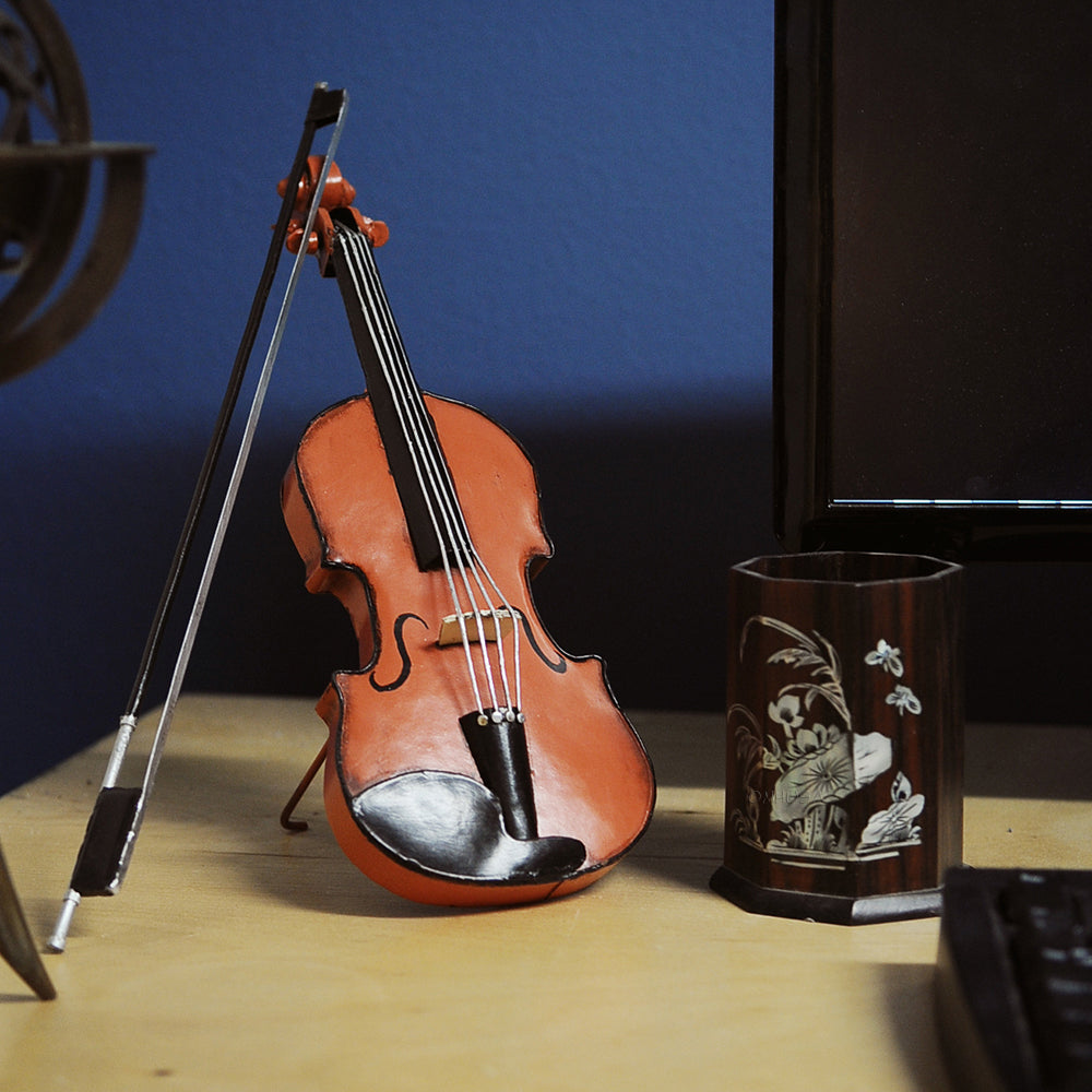 Orange Vintage Violin 1:2