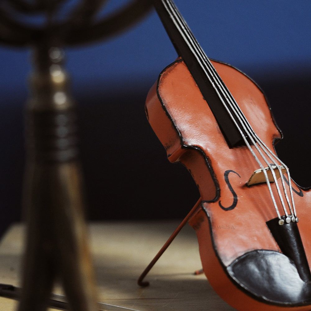 Orange Vintage Violin 1:2
