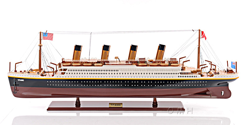 RMS Titanic Ship Model - Medium