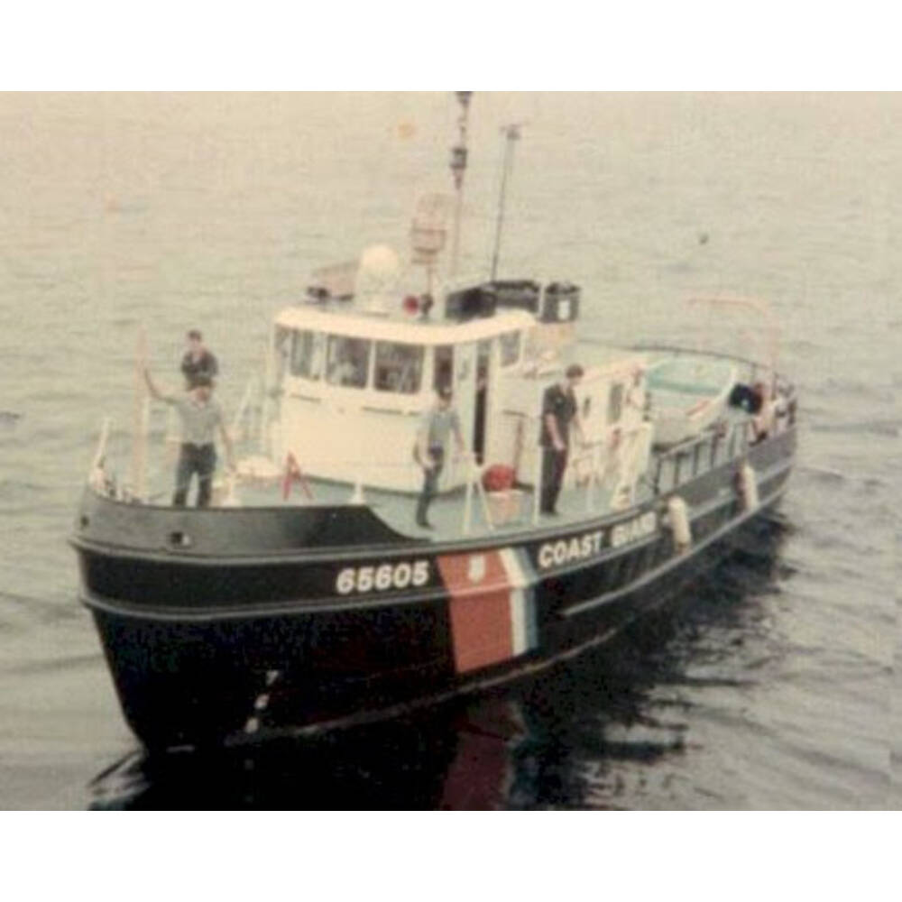 USCGC Towline (WYTL-65605) 36 Inches L Ship Model