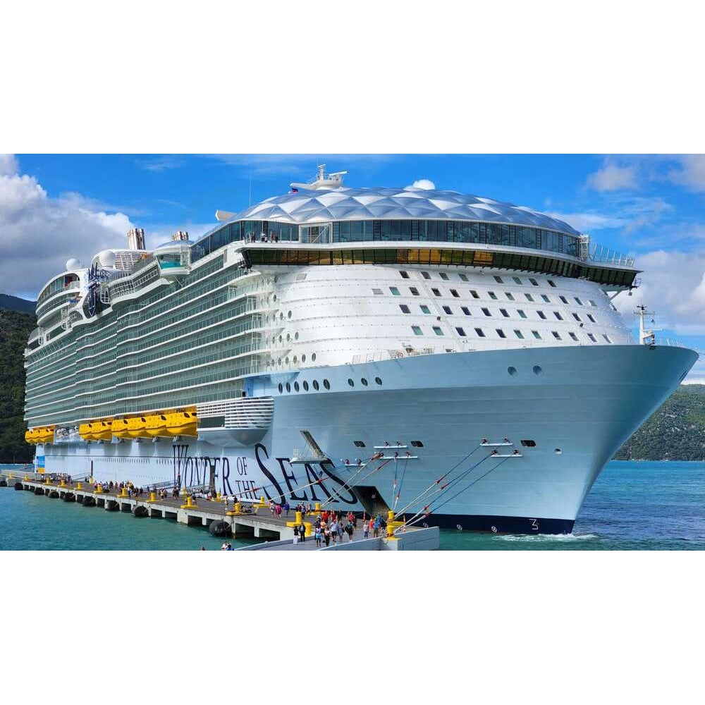 American Wonder of the Seas (Oasis Class) - Royal Caribbean 30 Inches Ship Model