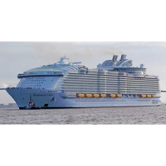 American Symphony of the Seas (Oasis Class) - Royal Caribbean 30 Inches Ship Model