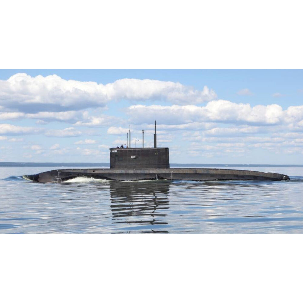Russian B-871 Alrosa Kilo-Class Submarine (Project 877) 30 Inches Model