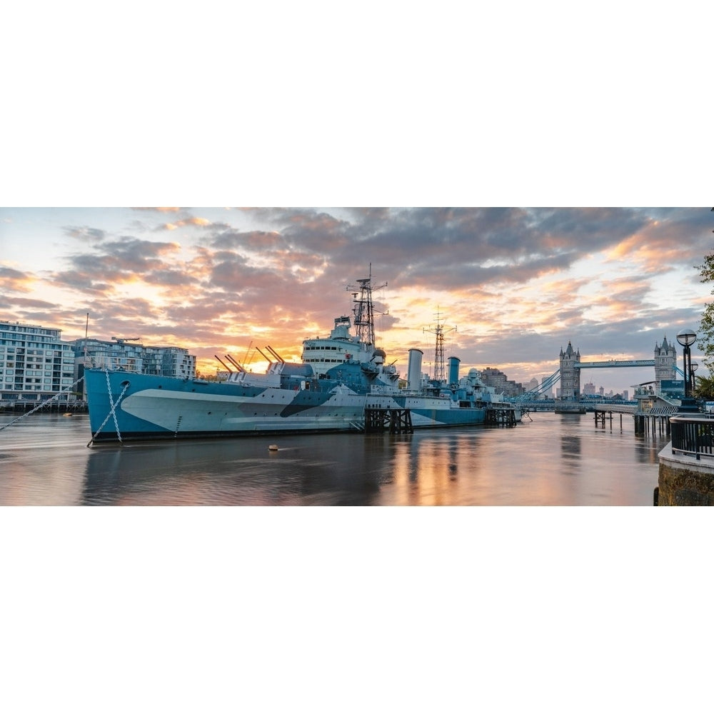 HMS Belfast (C35) Town-Class Light Cruiser 30 Inches Model