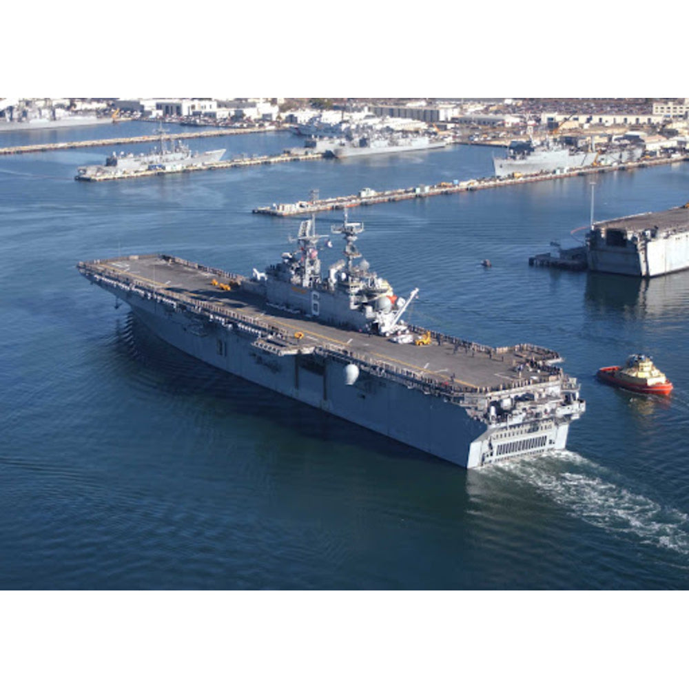 USS Bonhomme Richard (LHD-6) Wasp-Class 30 Inches Ship Model