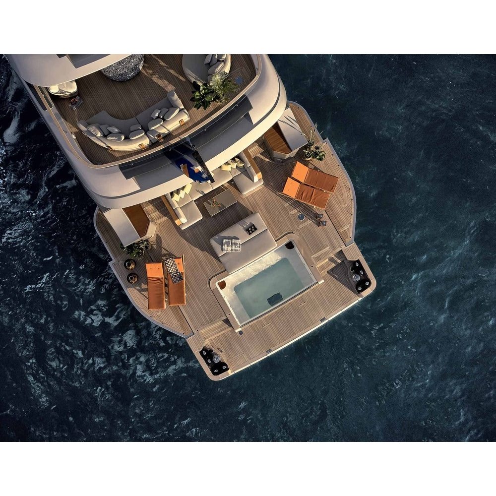 Italian Benetti Oasis 40M (Oasis Series) 36 Inches Ship Model