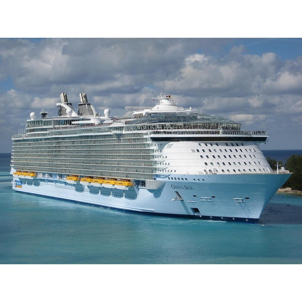 American Oasis of the Seas (Oasis Class) - Royal Caribbean 36 Inches Ship Model
