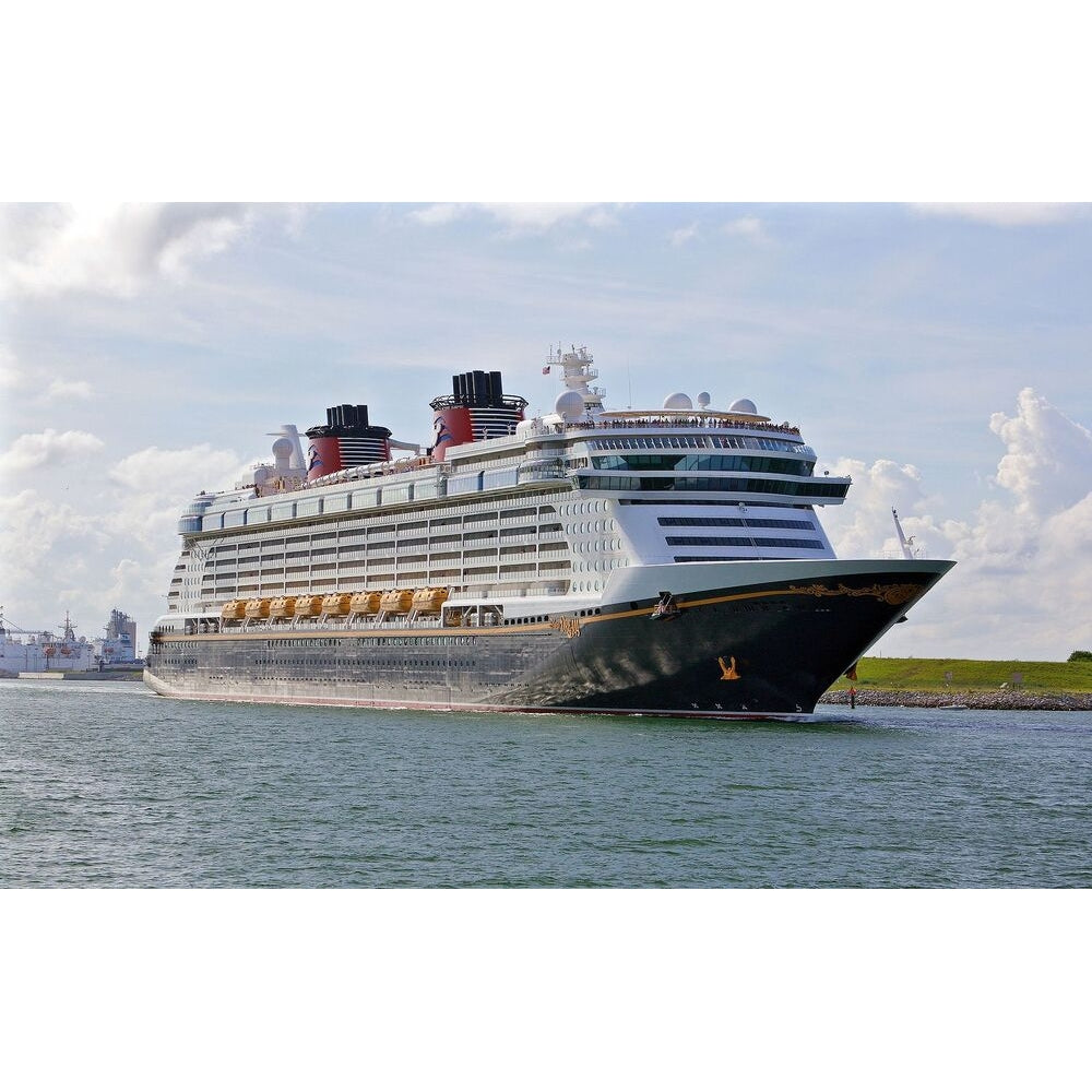 Disney Dream (Disney Cruise Line) 36 Inches Cruise Ship Model