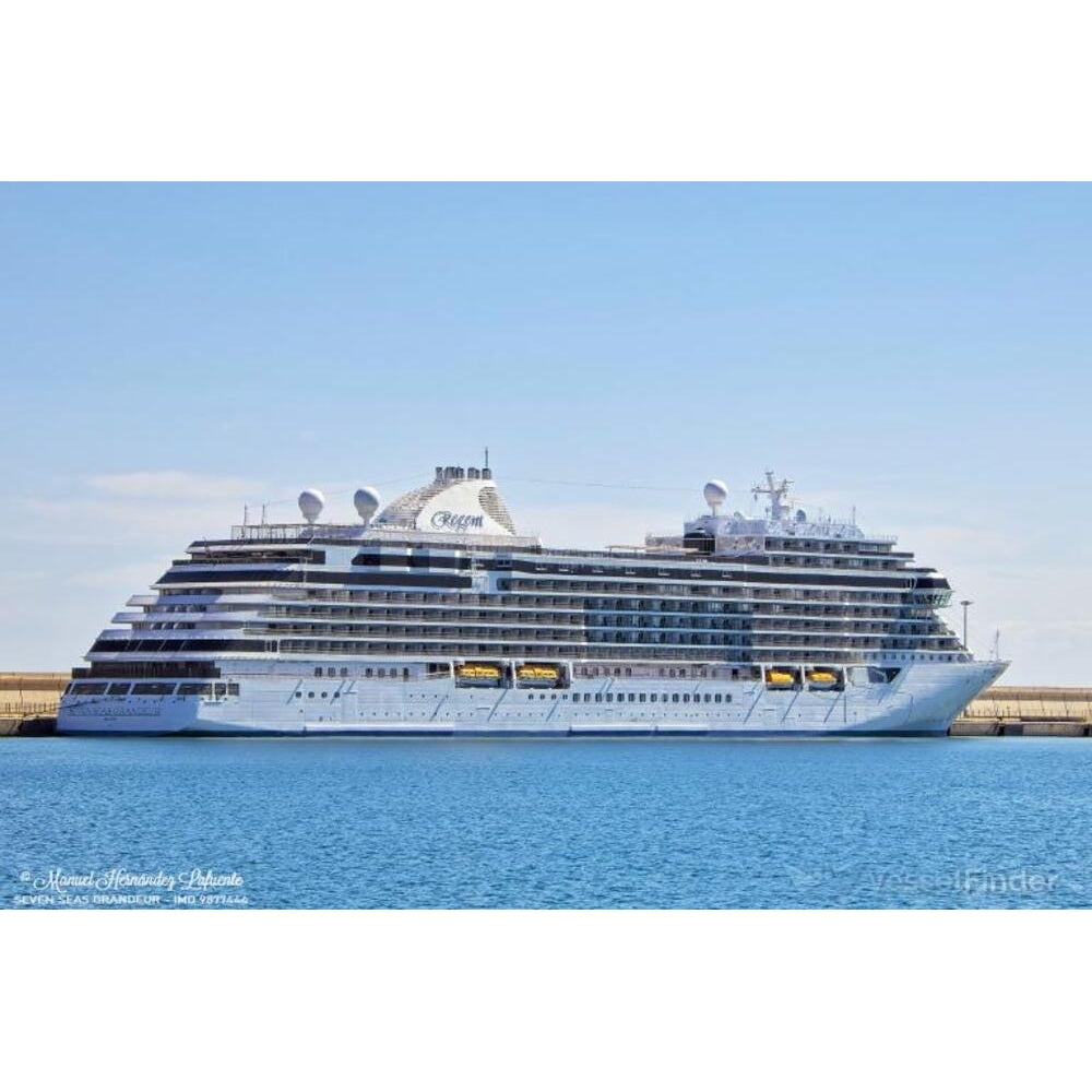 American Seven Seas Grandeur (Explorer-Class) Cruise Ship 36 Inches Model