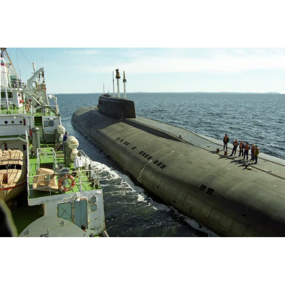 Russian K-141 Kursk Oscar II-Class Submarine (Project 949A) 36 Inches Model