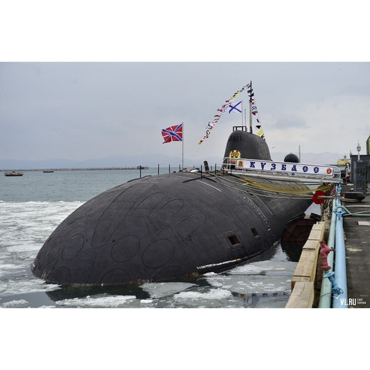 Russian K-152 Nerpa Akula-Class Submarine (Project 971) 36 Inches Model