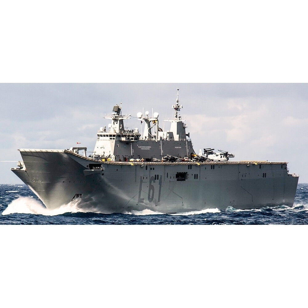 Spanish Juan Carlos I Amphibious Assault Ship (Hull No: L-61) 36 Inches Model
