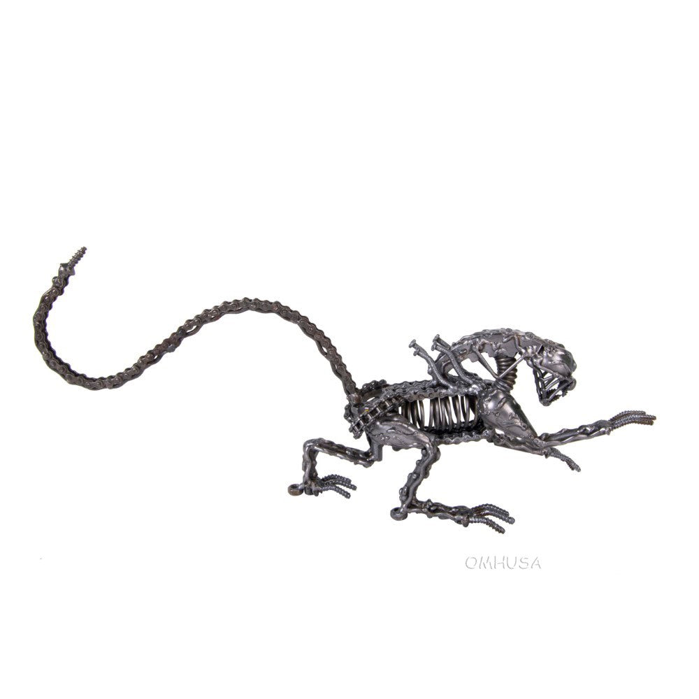 Metal Alien Xenomorph XX121