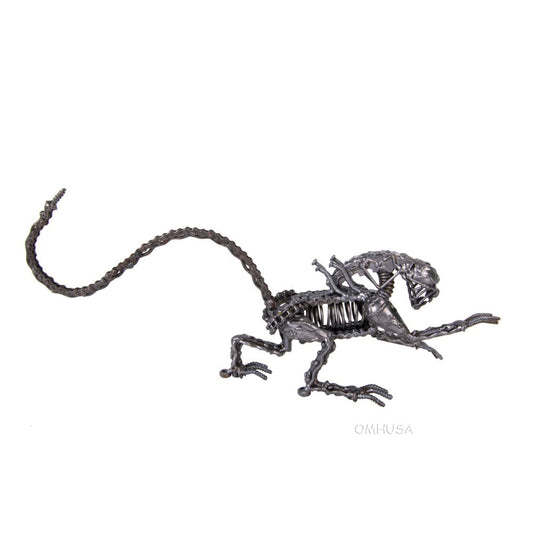 Metal Alien Xenomorph XX121