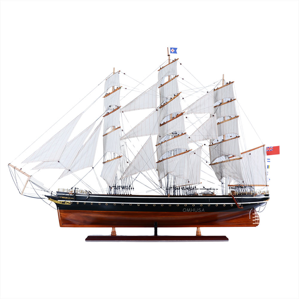 Cutty Sark 1869 tea clipper model, limited edition, plank-on-frame wood