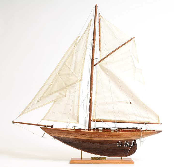 Pen Duick Small Sailboat Model